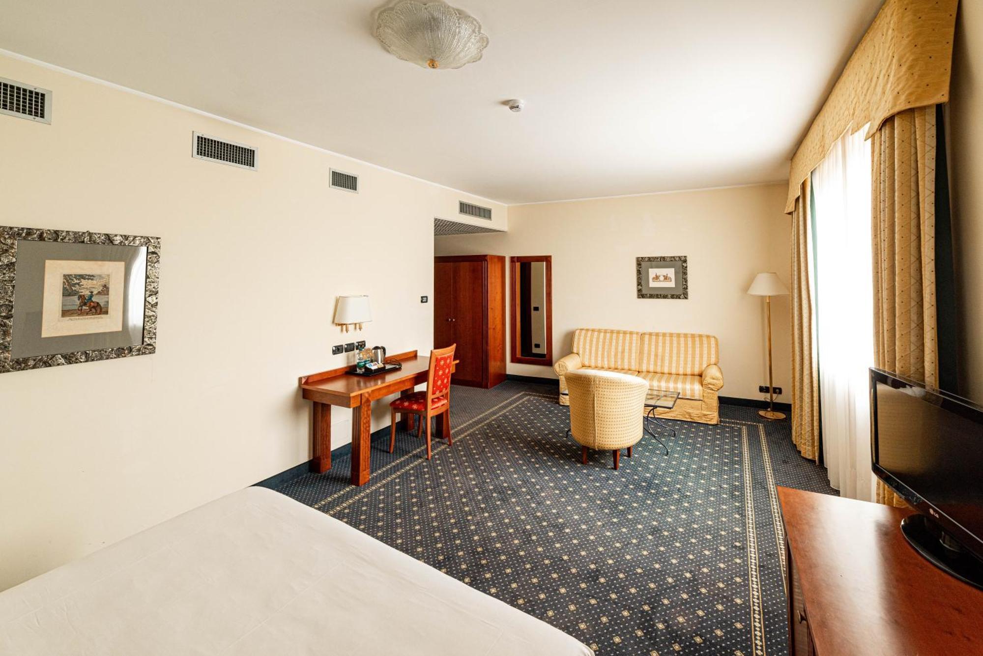 Phi Hotel Cavalieri ブラ エクステリア 写真
